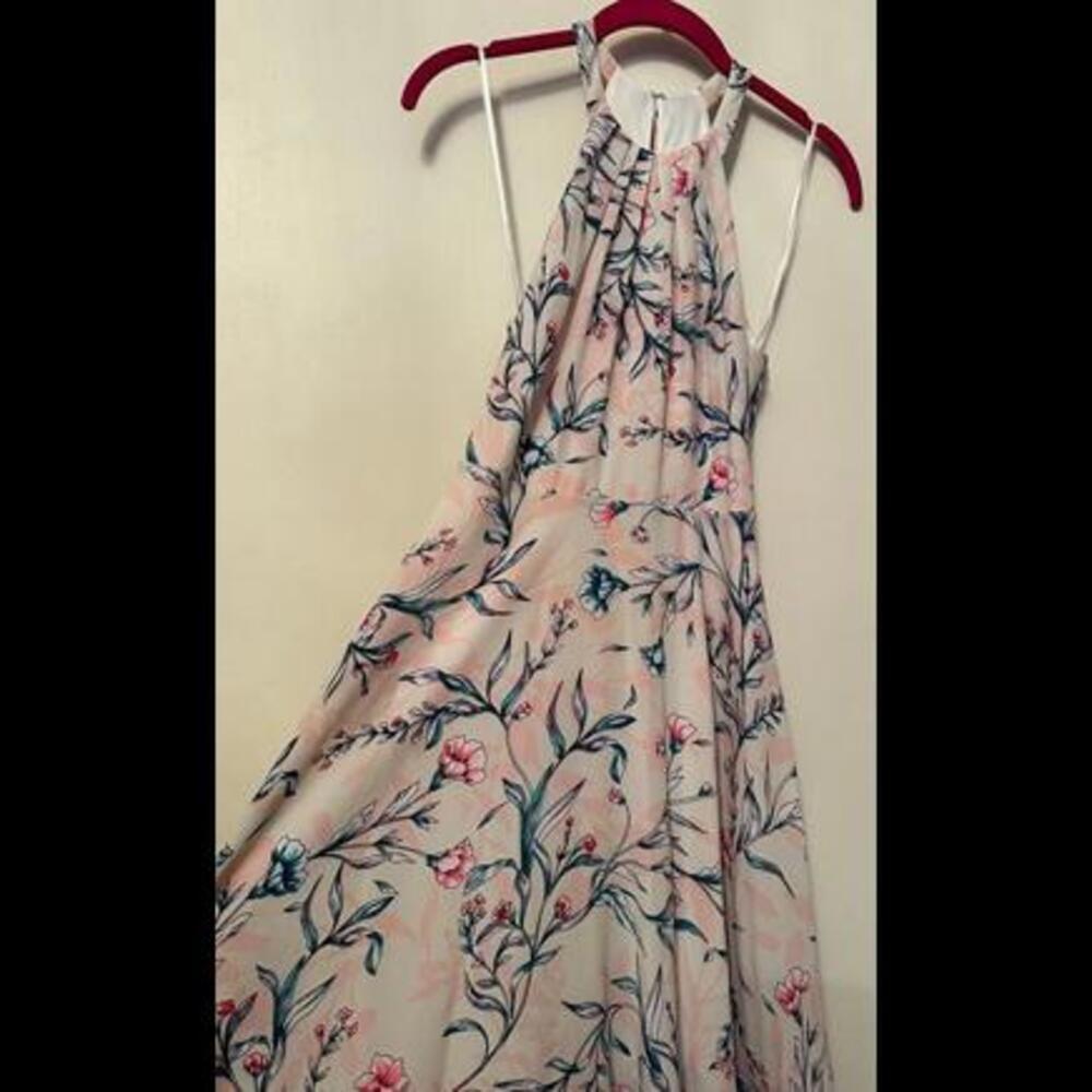 Floral Pink Express Dress: The Perfect Addition to Your Wardrobe!
